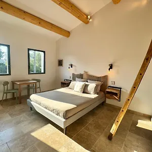 Mas Campau Bed & Breakfast